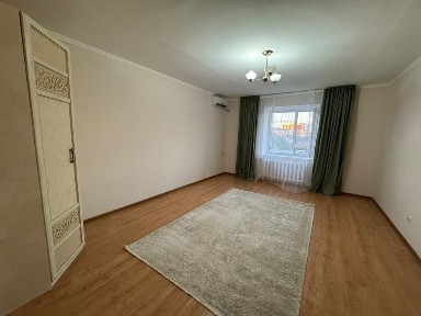 Продается 1 ком 9 микрорайон 2/5