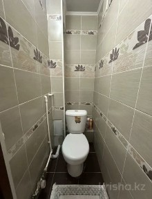 Продам 2 х комнат квартиру на 11 мкр