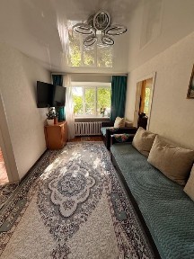 Продам 2-комнатную на Крылова 110