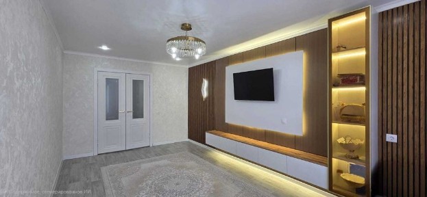 Продаётся просторная 3-комнатная квартира в 8 микрорайоне!