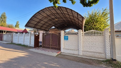 Сарыағашта 5 бөлмелі жер үй сатылады, 5,5 сотық