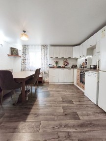 Продам Дом 2006 года с центральными коммуникациями в спальном районе.