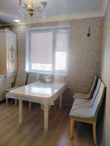 3 комнатная квартира в мкр 32в ЖК 