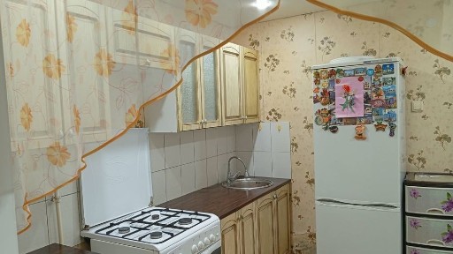 продам 2 комн. кв. в 9 мкр.