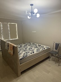 Продается 4-комн большая квартира, 85 м², 1 этаж, мкр. Лесхоз 10