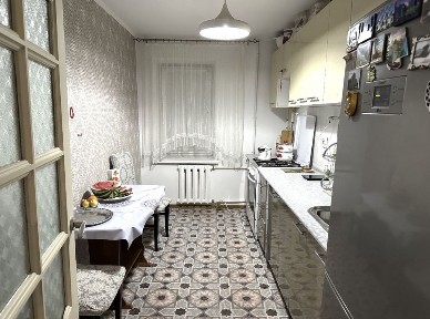 СРОЧНО ЕСТЬ ТОРГ. продам 3 ком/квартиру, на 3- этаже. По бр. Жубановых 6.