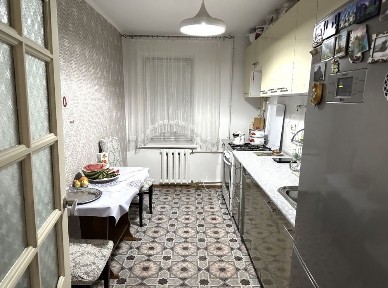 СРОЧНО ЕСТЬ ТОРГ. продам 3 ком/квартиру, на 3- этаже. По бр. Жубановых 6.