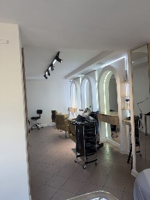 Сдается 2шт кресло на аренду в салоне красоты.