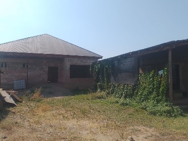 Продаю времянку рядом большой дом 13*15 газ., вода, свет.