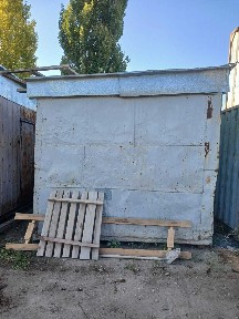 Продам жилой вагончик 6*3м, утепленный с коммуникациями.