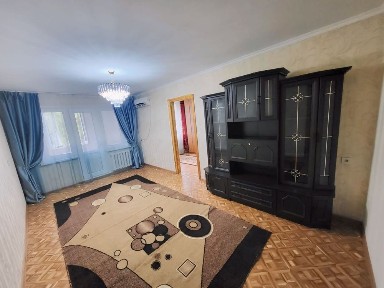 Продам 4-х комн квартиру
