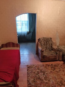 Продается 2ух комнатная квартира в 2ух этажном доме в центре города