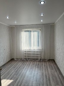 Продам 2 комн ленинградку. Центр