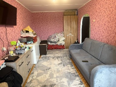 Продается однокомнатная квартира в центре.