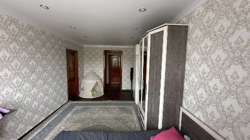 Продам 3 комнатную квартиру в хорошем районе на 3 этаже