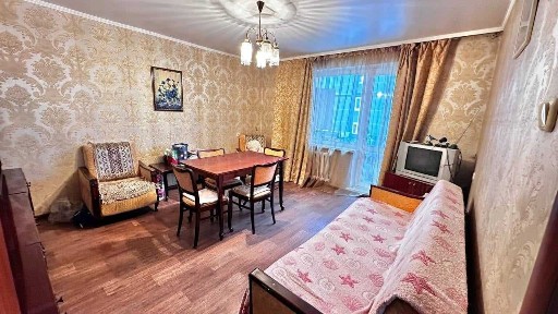 Продам 2 комнатную квартиру в центре