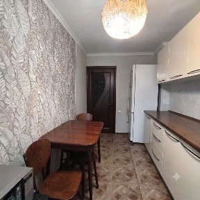 Срочно 3 комнатная квартира в центре