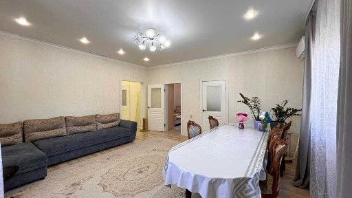 Продам частный дом в центре Акбота Империя