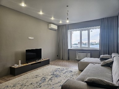 3х ком квартира студия р-он 31 школа 80кв. м. 4й этаж из 5