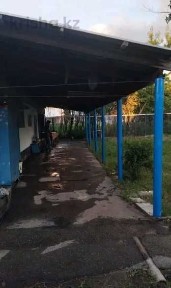 Дом немецкой постройки в городе Текели