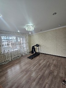 Продаётся 2 комн ост. Революция