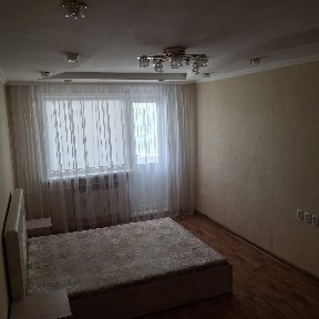 Продам 1ком. квартиру район Айсберга.