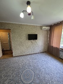Центре Города 1 комнатная квартира 5 этаж Б. Момышулы