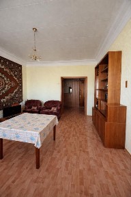 Продается 3 комнатная кв по ул. Караменде би 16