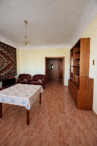 Продается 3 комнатная кв по ул. Караменде би 16