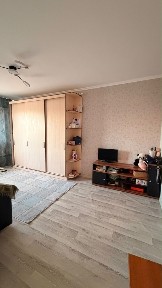 Продаётся 1 комнатная квартира на 17 квартале Мкр Б, Русакова 9