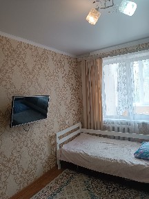 продам 4 комнатную квартиру