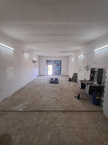 Бокс с подъемником, бокс с ямой и помещение под шиномонтаж