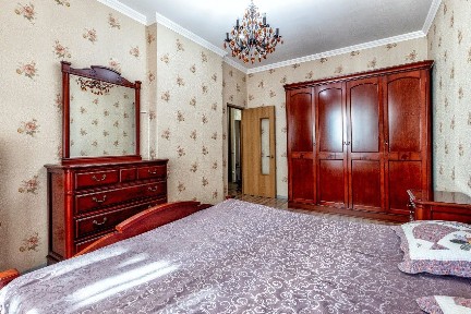 2 ком. кв. Ж. К 7контенент. Иманбаева 9. пр. Республики. Иманова.