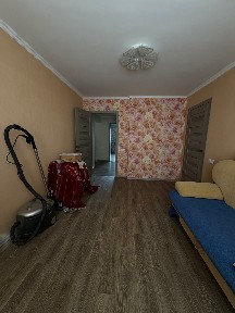 Продам 4-х комнатную улучшенной планировки квартиру 8 -10/1