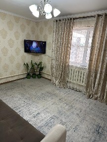 Абайсккий район мкр Бозарық үй сатылады
