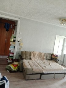 Продам трёхкомнатную квартиру старой планировки в районе площади Абая.