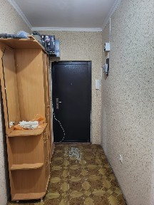 Мкр Алмагүлден екіл болмелі квартира сатылады. Жондеу керек