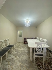 продам 2 комн квартиру в центре район 5 школы