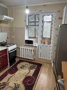 Срочно продам 1- комнатную квартиру. Абая 5/3 молочный двор.