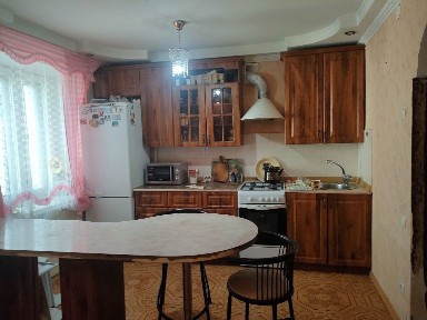 Сдам трёх комнатную квартиру район автопарка