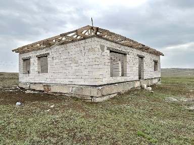 Продам недостроенный 4-комнт. дом в поселке Доскей