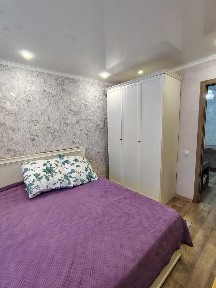 Продам 2 комнатную квартиру район 10 школы
