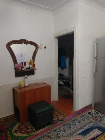 Текелі қаласында 2 бөлмелі центрда квартира сатылады.