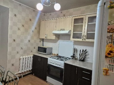 3 комнатная квартира в центр с мебелью
