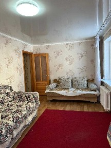 2х комн. Момышулы 1 эт/5 Угловая. Можно под офис, магазины. Рядом Батыр