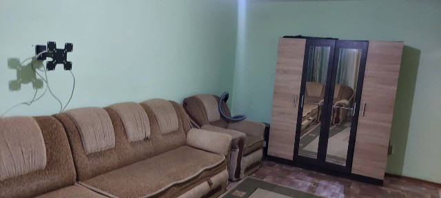 Продам 1-комнатную. центр 2-этаж.