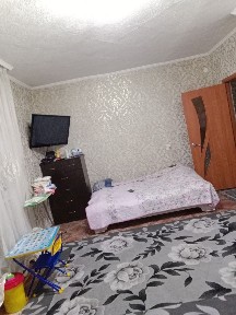 Продаётся 1 квартира с печным отоплением.