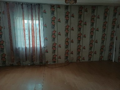 Продается дом (село Кенесары) есть гараж и сарай, вода есть
