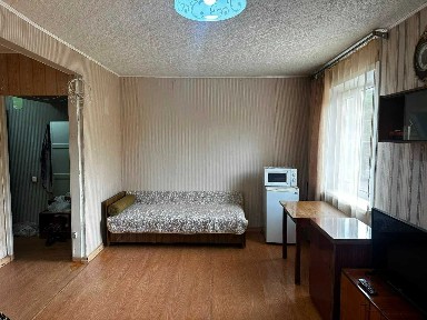 1 ком. на 2 этаже по пр. АБДИРОВА 35, напротив Оптимы
