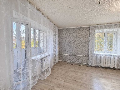 Продам 2 комн квартиру по пр. Республики
